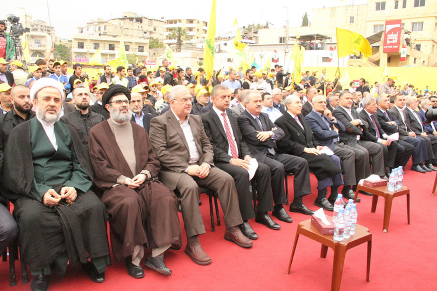 بالصور: مهرجان الوفاء للنصر في مدينة النبطية جنوب لبنان