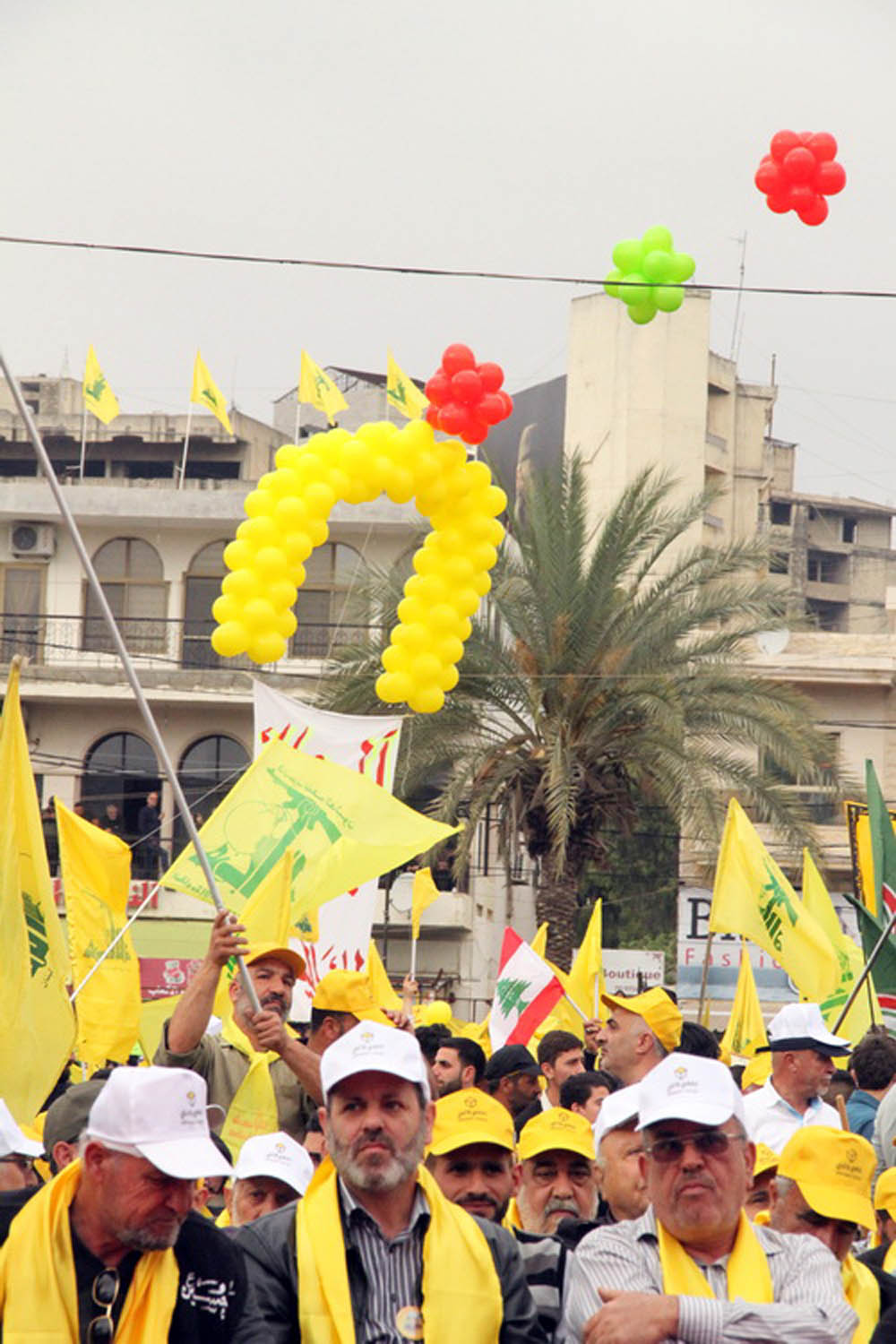 بالصور: مهرجان الوفاء للنصر في مدينة النبطية جنوب لبنان