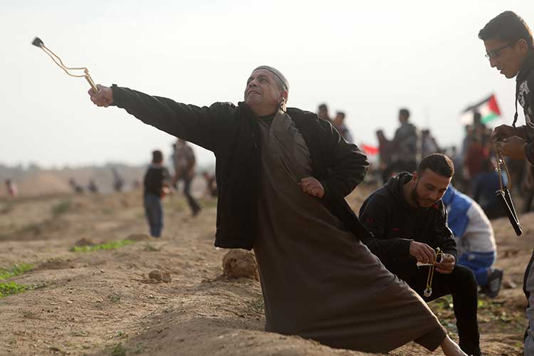 العلم الفلسطيني راية مسيرات العودة