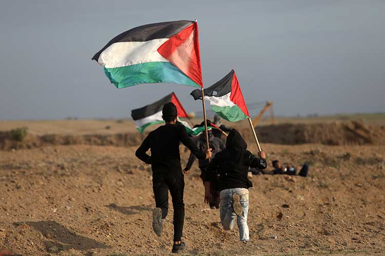 العلم الفلسطيني راية مسيرات العودة