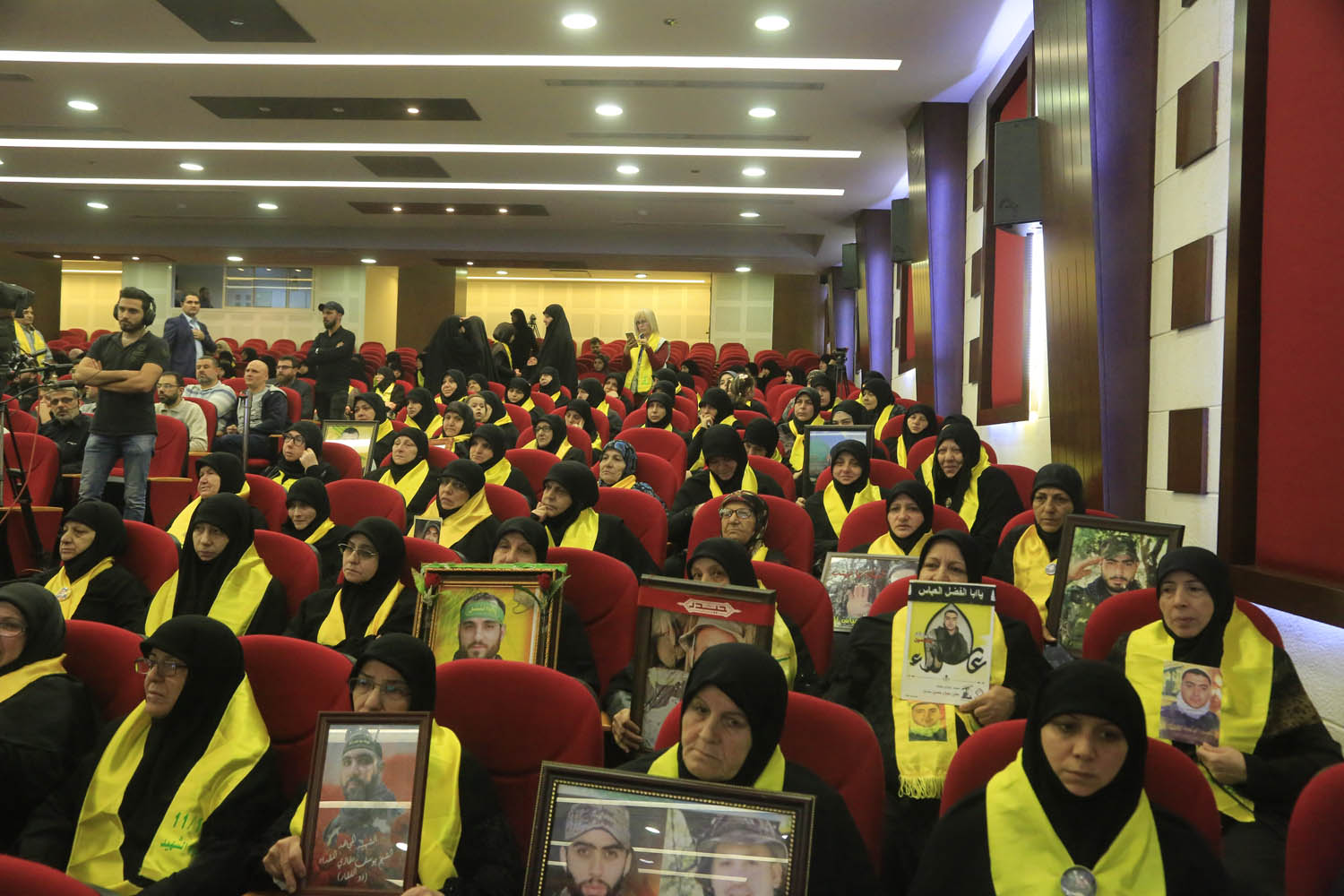 حزب الله يحيي مهرجان ’يوم الشهيد’ في مناطق مختلفة