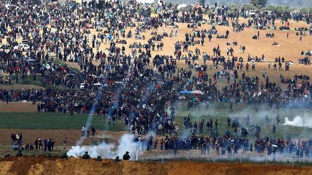عندما يكتب محمد ابو عمرو لفلسطين بدمه : ’انا راجع’