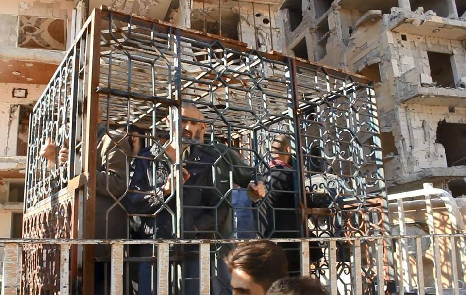 محررة تروي لـ&rsquo;العهد&rsquo; قصص الظلام في معتقلات الإرهابيين بدوما