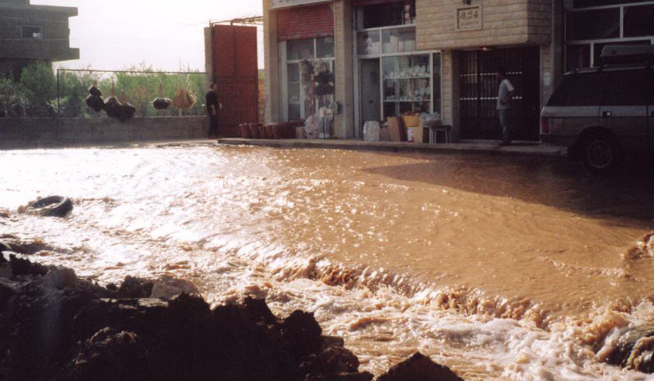 ضحايا السيول يستغيثون بالهيئة العليا للإغاثة.. والاخيرة عاجزة!